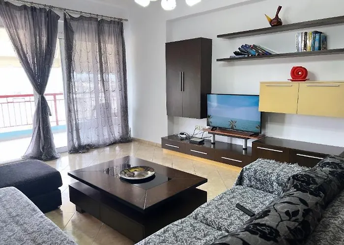 Panoramic Amelia Apartment